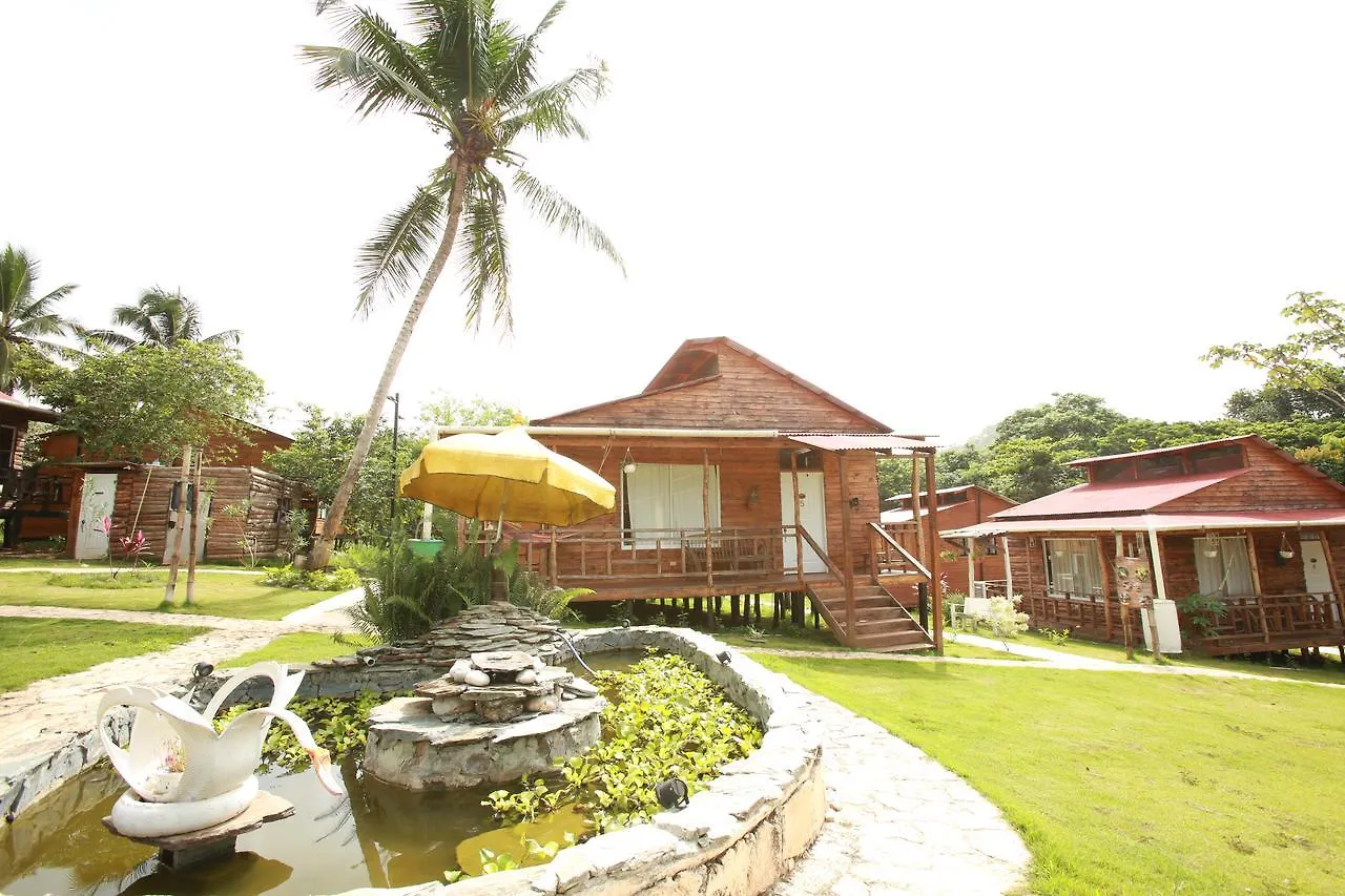 *** Hotel Helpa Eco Cabins Bayaguana Dominican Republic